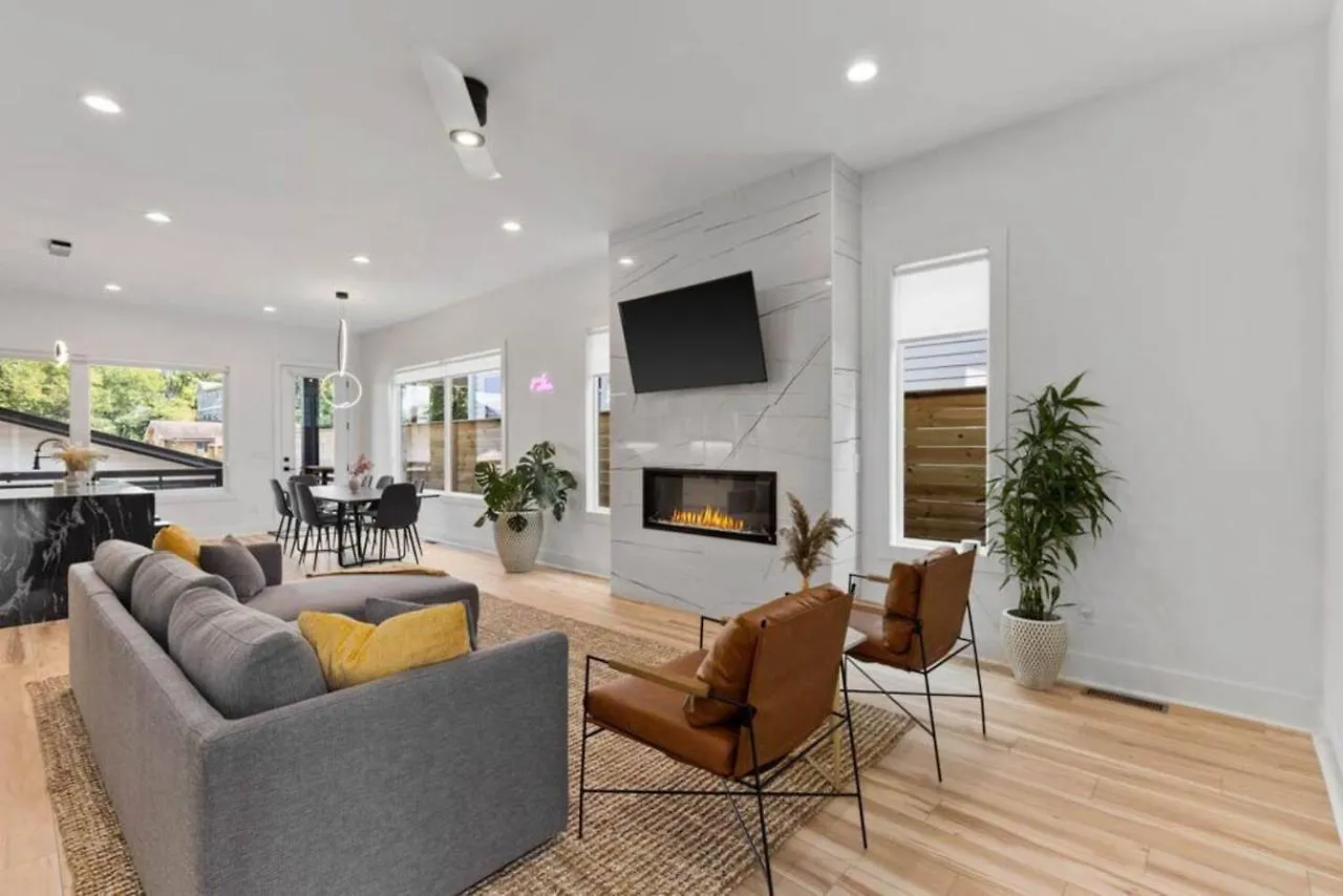Luxurious 4Bd Home Sleeps 12 Minutes To Downtown With Parking Nashville Vakantiehuis
